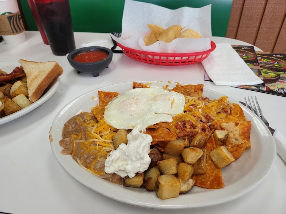 Chilaquiles Con Huevo